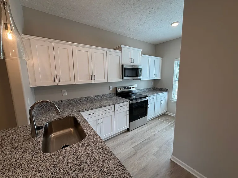 1850 Madison St #203 — Photo 2