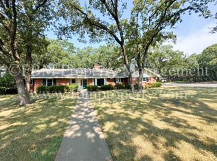 900 Dobbins Rd, Corsicana, TX 75110