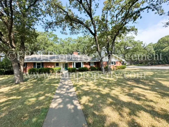 900 Dobbins Rd, Corsicana, TX 75110