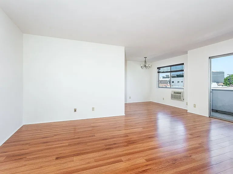 1000 S Wooster St — Photo 13