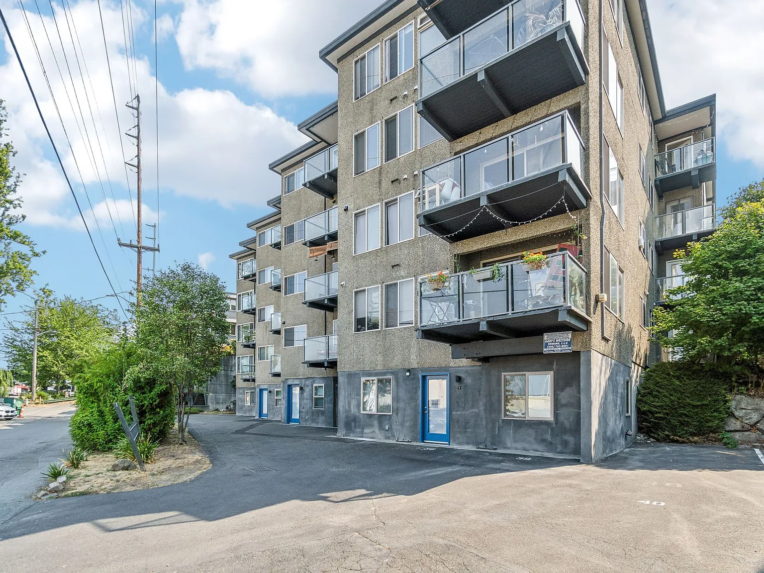 Minor Tower Apartments - Located in Eastlake — Photo 2