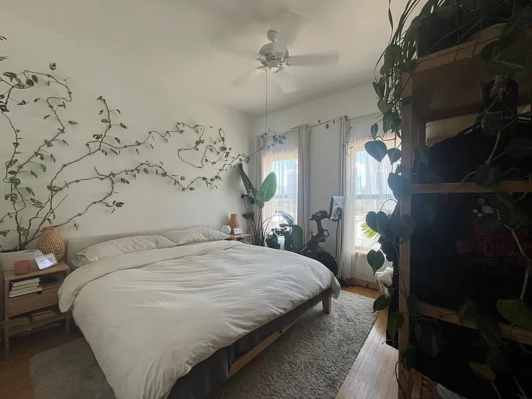 624 E Ogden Ave — Photo 7