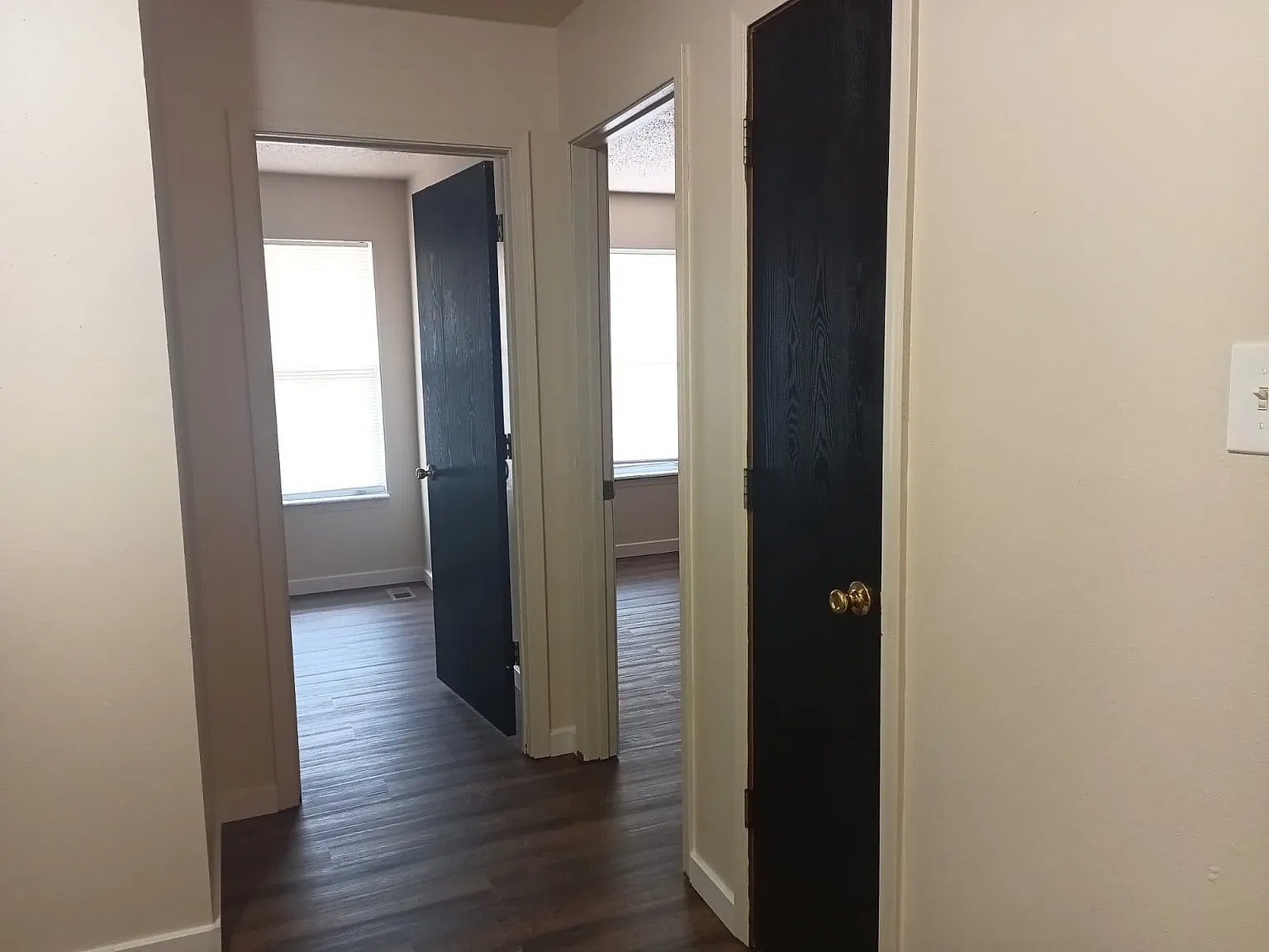 3 bed, 1.5 bath, 1956 sqft, $1,050 — Photo 4