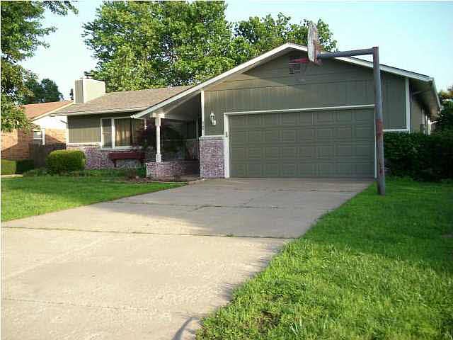 1st image of 10 Belmont Ct