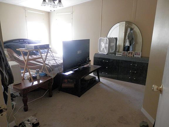 5th image of 606 Fairway Ct