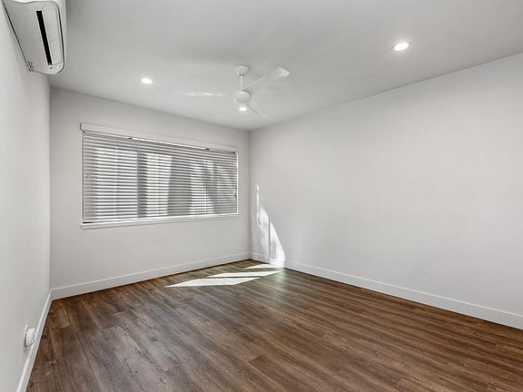5th image of 1745 N Orange Dr APT 122