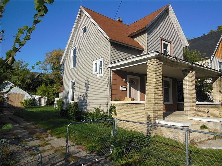 1st image of 829 Franklin St SE