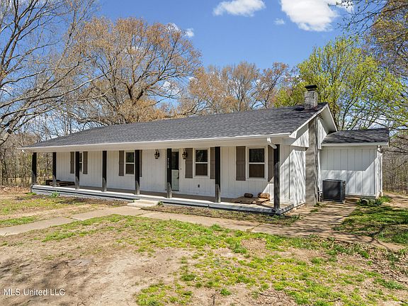 3rd image of 718 Flag Lake Rd