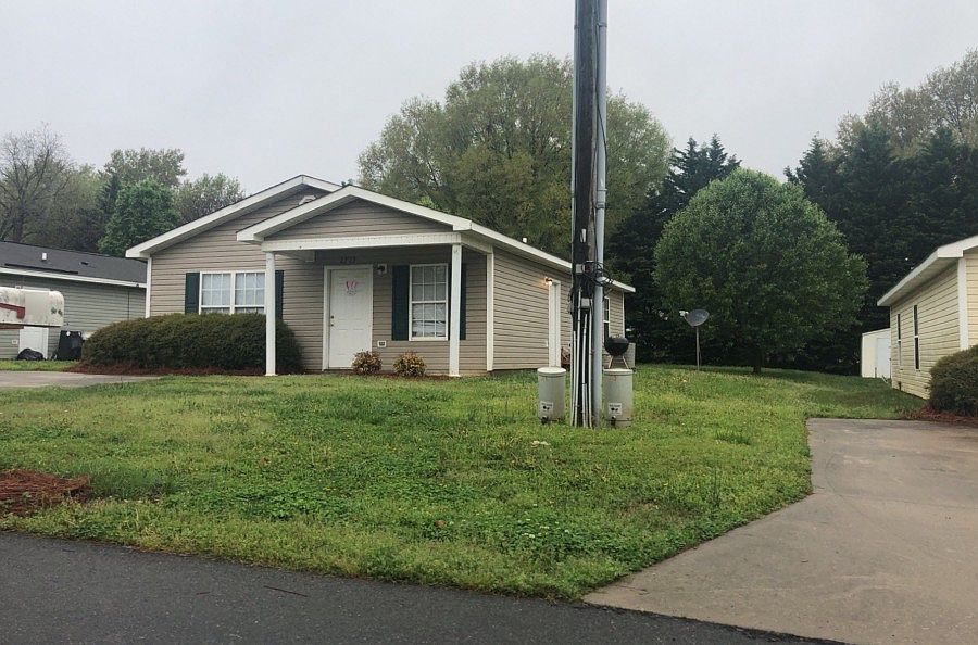 2nd image of 2713 Goble St