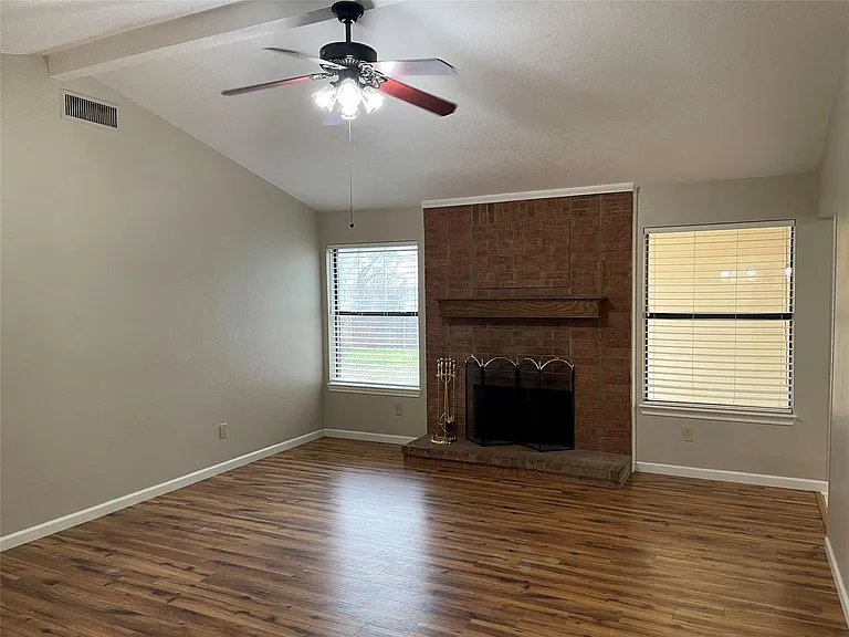 1402 Sheppard Ln — Photo 15