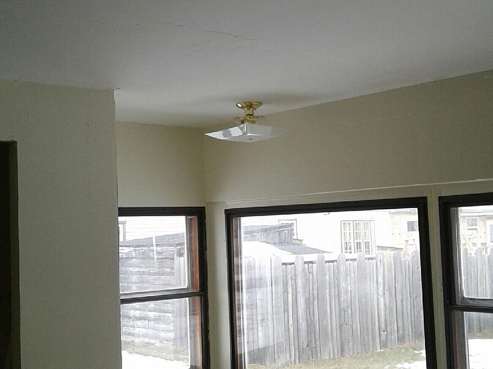 2nd image of 19 Hickory St
