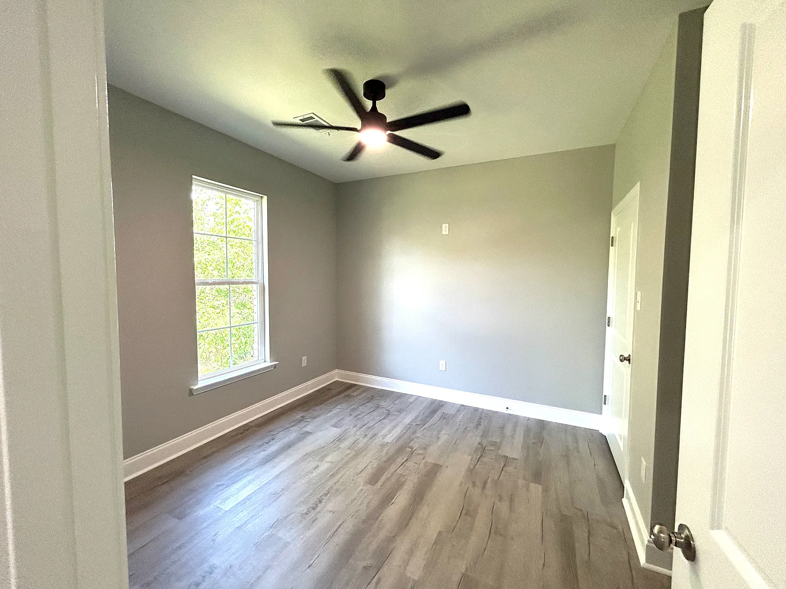 3 bed, 1200 sqft, $1,251 — Photo 3