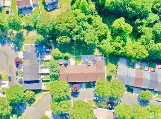 36 Bramble Ln, Matawan, NJ 07747