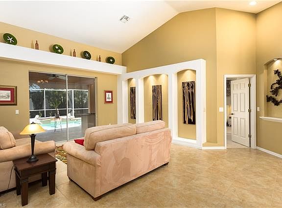 3rd image of 4130 SW 14th Pl