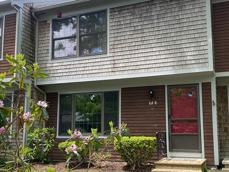 195 Falmouth Rd #12E — Photo 2