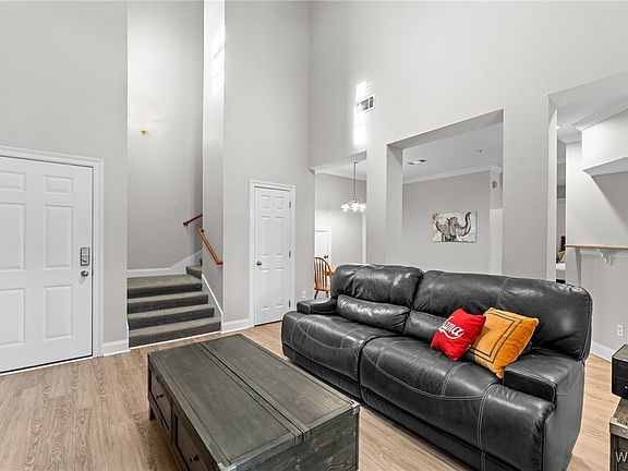 3rd image of 3218 Veterans Memorial Pkwy APT 711