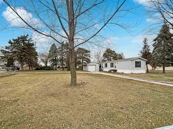 8629 Center Rd, Newton, WI 53063