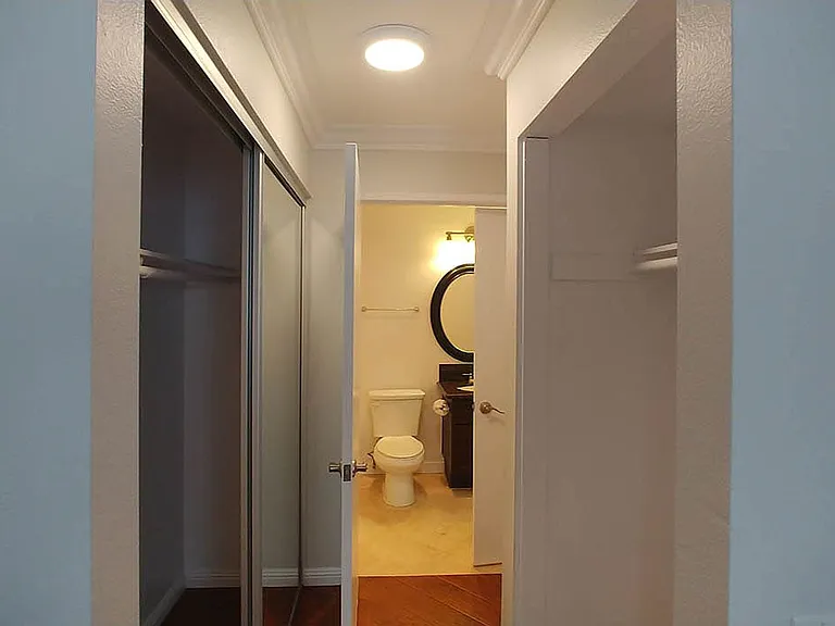 Villa De Adel Apts — Photo 151