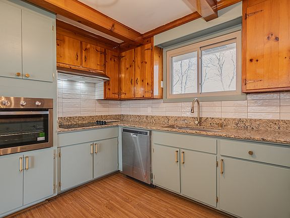 5th image of 665 Lemont Dr