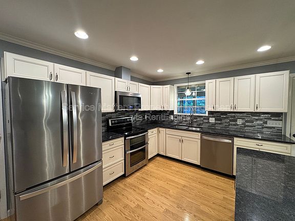 5th image of 8140 Tabaid Ln