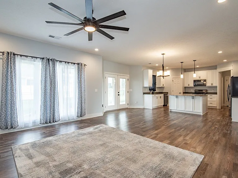 109 Gaston Cir — Photo 21
