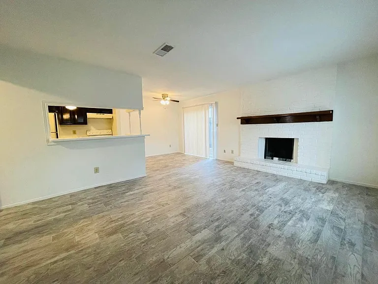 Pinewood Townhomes — Photo 19