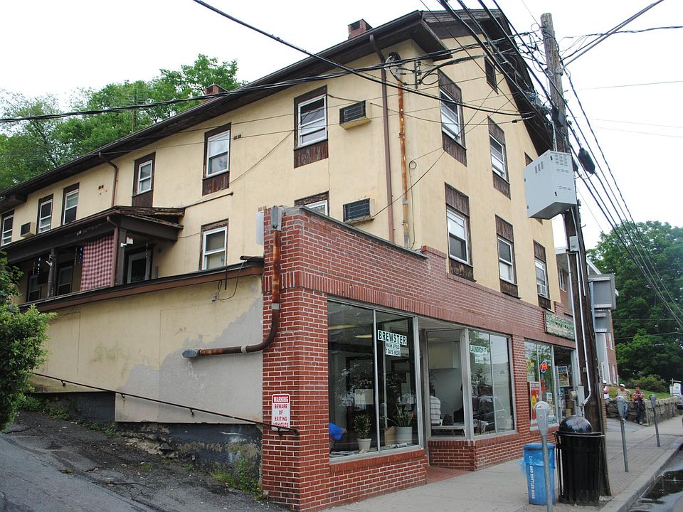 1st image of 100 Main St APT 2A