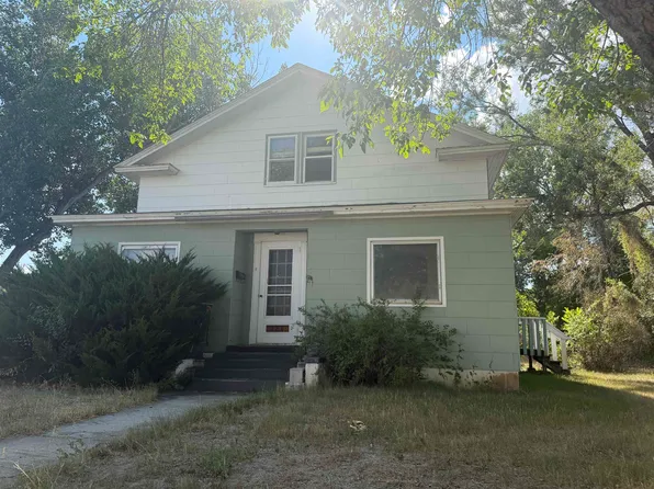 326 Oregon Ave, Lovell, WY 82431