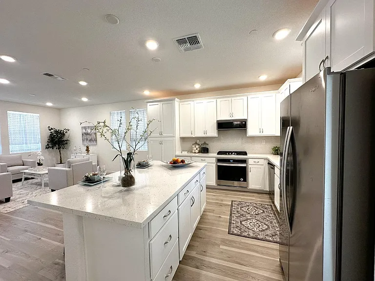 2957 Honey Opal Ave — Photo 5