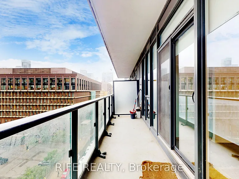 251 Jarvis St #830 — Photo 33