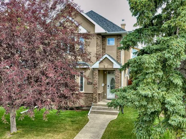 2230 W 35th St SW, Calgary, AB T3E 2X8