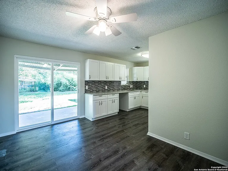 5039 Ed White St — Photo 4