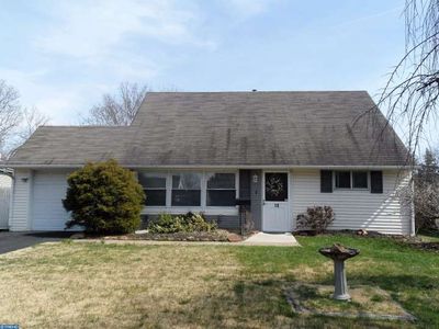 10 Ironwood Rd, Levittown, PA, 19057