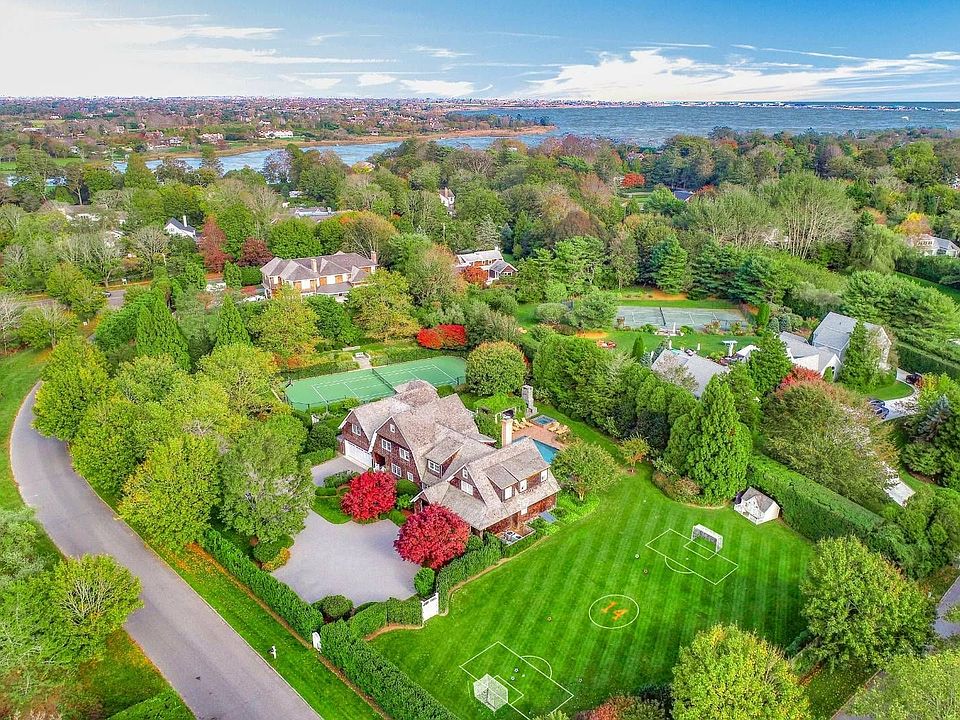 1st image of 14 Mill Creek Close