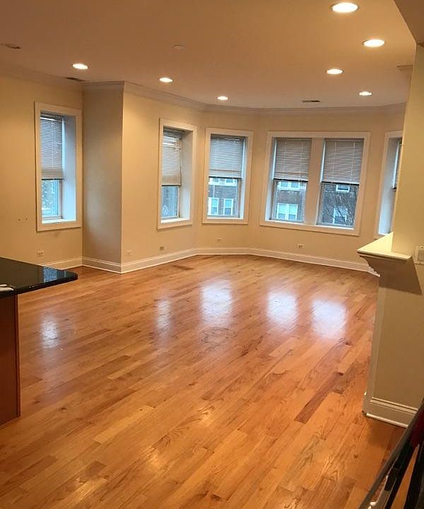 1st image of 6341 N Oakley Ave
