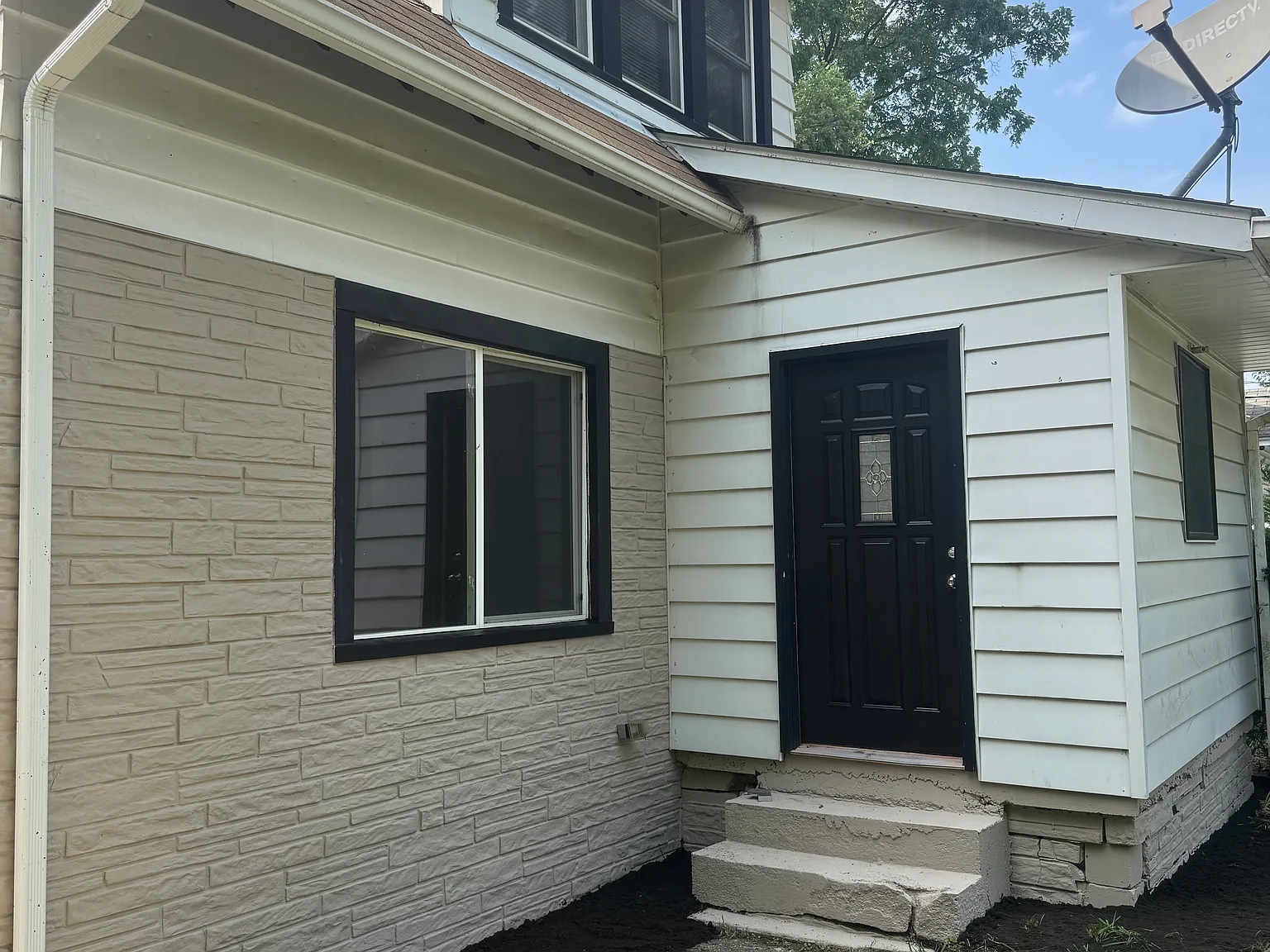 1227 Baker Dr — Photo 1