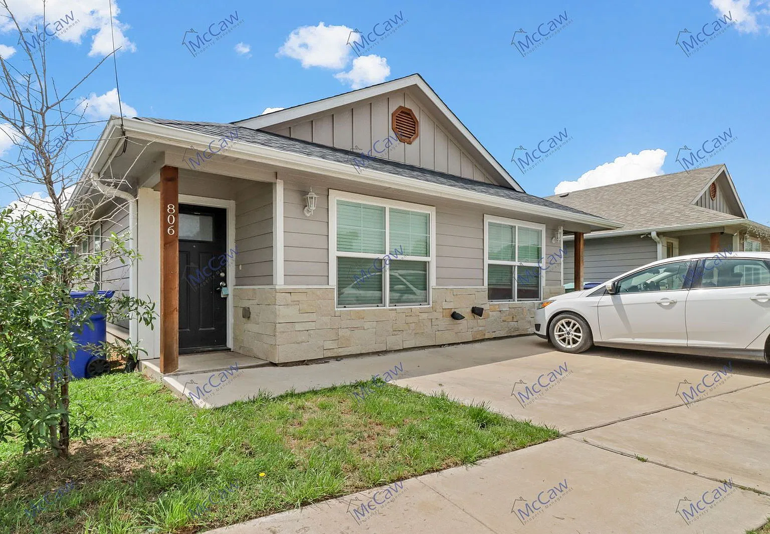 3 bed, 2.0 bath, 1256 sqft, $1,350 — Photo 1