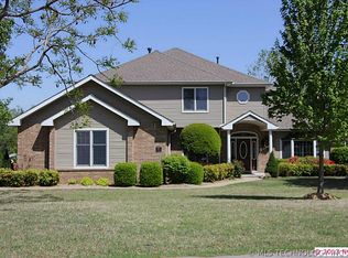 1600 SE Vista Dr, Bartlesville, OK 74006