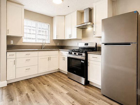 2nd image of 8307 S Figueroa St #G