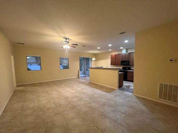 5th image of 1013 Evans Loop
