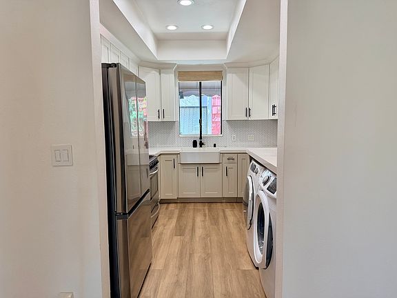 5th image of 11318 Ohio Ave Unit 4