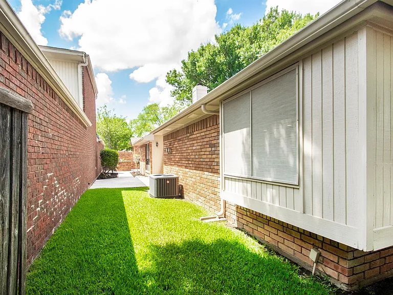 3905 Denham Way — Photo 5