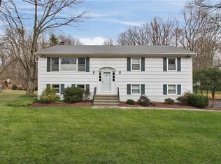 12 Crow Hill Rd, Mount Kisco, NY 10549