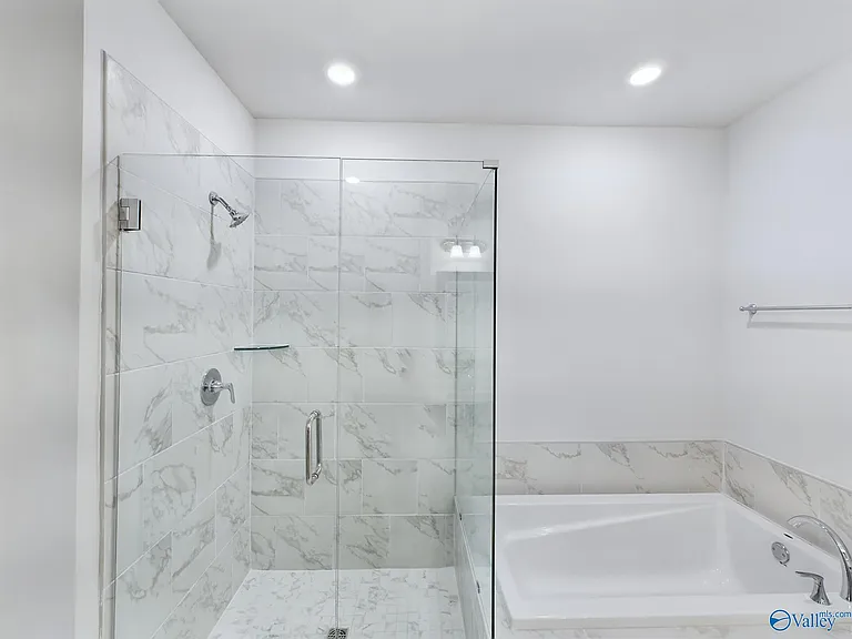 124 Little Britain St — Photo 13