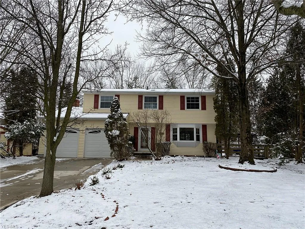 1098 Southport Dr photo 1
