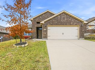 10844 Live Oak Creek Dr, Fort Worth, TX 76108