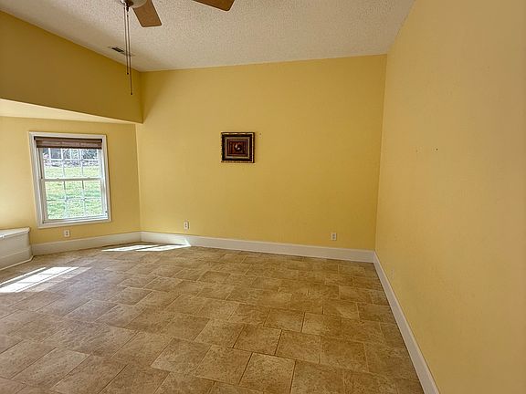 5th image of 420 Butler St