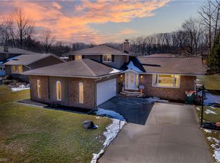 6790 Donna Rae Dr, Seven Hills, OH 44131