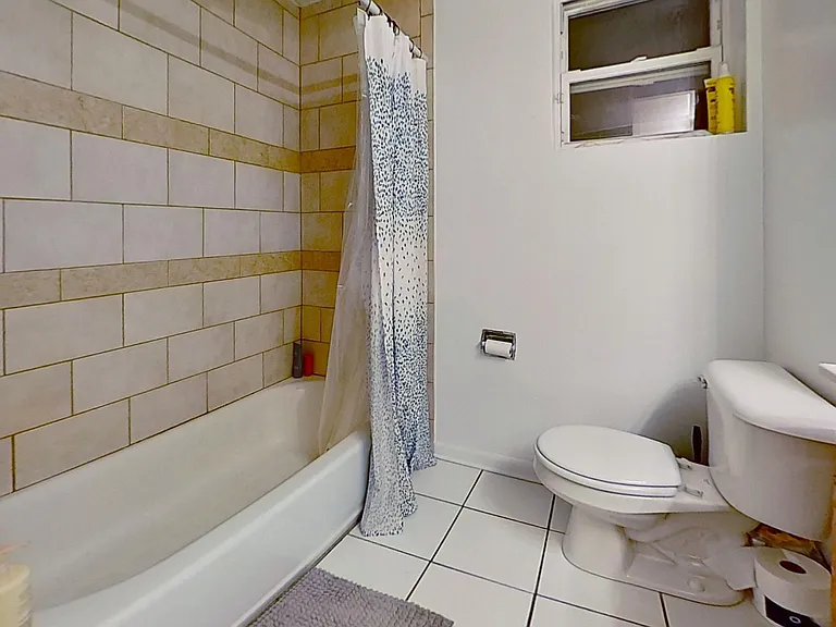2613 Halsted — Photo 9