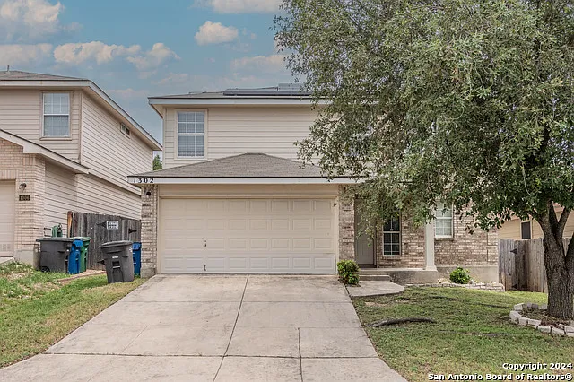 3 bed, 2.5 bath, 1818 sqft, $1,775 — Photo 2